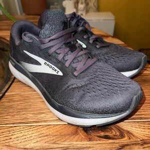 Brooks Ghost 16 Women's Size 9 B (Medium) Running Shoes Black, Grey & White EUC